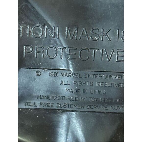 Wolverine Hard Plastic Mask X-MEN 1991 Marvel Toy Biz Halloween Yellow Black VTG - Picture 3 of 5